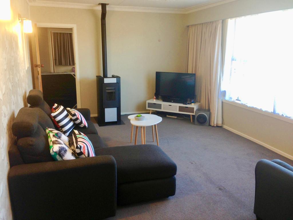 Big & Bright Guest House Dunedin Bagian luar foto